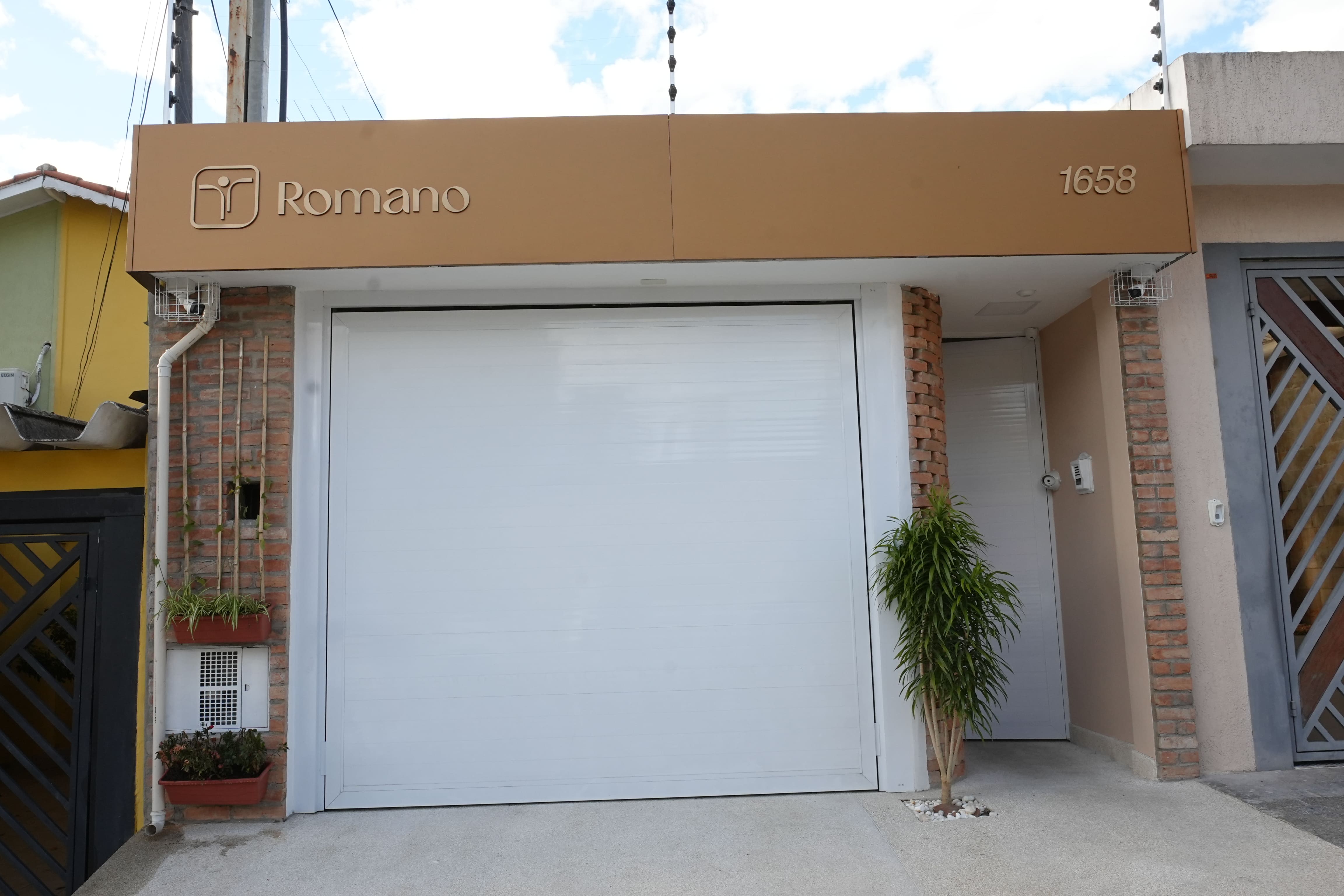 Dra Juliana Romano / Instituto Romano